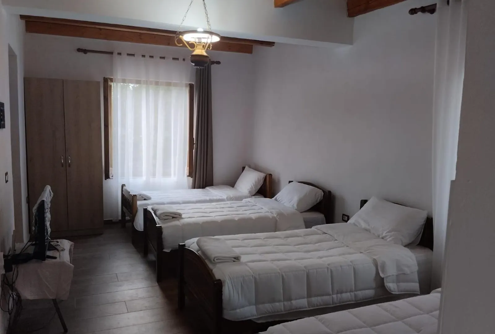 Vellezrit Shkambi Hotel Gjelaj